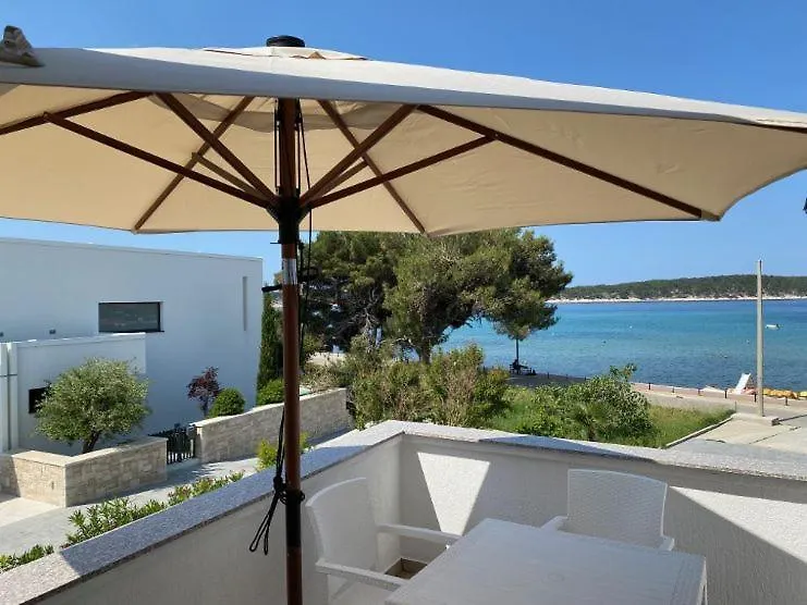 Apartments And Rooms Villa Luci Barbat na Rabu