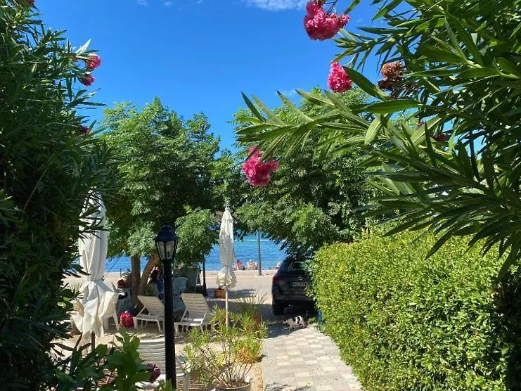 Gasthof Apartments And Rooms Villa Luci Barbat na Rabu Kroatien
