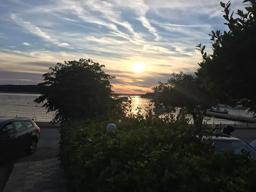 Apartments And Rooms Villa Luci Barbat na Rabu 招待所