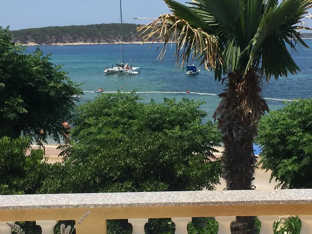 Apartments And Rooms Villa Luci Barbat na Rabu Gasthof